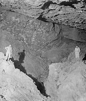 Luigi Fantini and Giovanni Bertini Mornig in the Grotta del Noce close to Brisighella (Vena del Gesso romagnola) in a picture of 1934. - click to enlarge